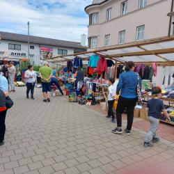 Auf dem WOHA Parkplatz in Donauwörth findet ein Flohmarkt statt.
