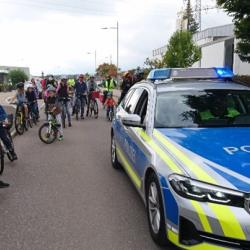 Aufstellen zur Fahrrad-Demo für mehr Sicherheit im Straßenverkehr.
