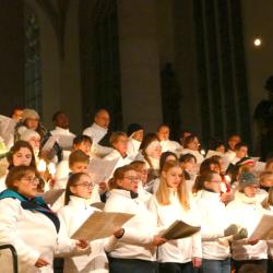Musik und Besinnung in der St. Georgskirche in Nördlingen.