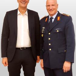 Christoph Schmid, MdB lädt zur Podiumsdiskussion mit Generalleutnant Ingo Gerhartz, Inspekteur der Luftwaffe, ein. Bildrechte: Christoph Schmid, MdB.