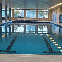 Das Bild zeigt das Hallenbad Nördlingen.