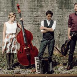 Das Bild zeigt die Band Reiwas.