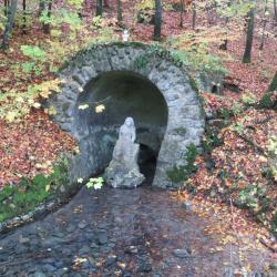 Quellgrotte Ursprung mit Quellnymphe bei Hohenaltheim 