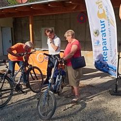 Der ADFC Donau-Ries beim ReparaturCafé in Harburg 