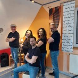 Hier sieht man die Band Voices & Strings & Friends.