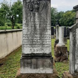 Grabstein auf dem jüdischen Friedhof in Nördlingen.