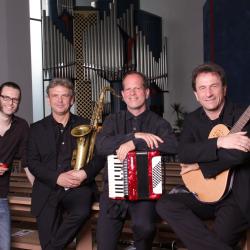 Clemens Bittlinger mit Orgel & Saxophon