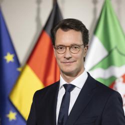 Das Bild zeigt den Nordrhein-Westfälische Ministerpräsident Hendrik Wüst.