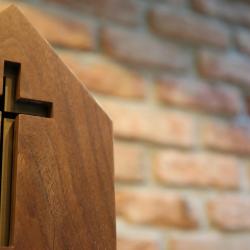 Das Bild zeigt ein Kreuz.