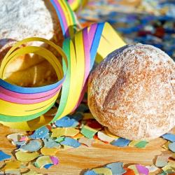 Luftschlangen und Quarkbällchen