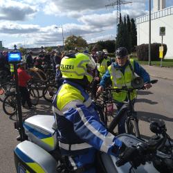Aufstellen zur Fahrrad-Demo für mehr Sicherheit im Straßenverkehr