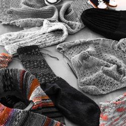 In der Stadtbibliothek arbeiten Fleißig begeisterte an ihren Sticksachen