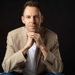 Felix Behm, Generation-Z-Experte, Keynote Speaker und Autor, gibt praxisnahe Einblicke, wie  Unternehmen junge Talente erfolgreich gewinnen und langfristig binden können