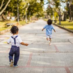 Bewegungsspaß für Babys von 8-12 Monate