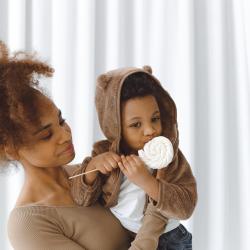 Kleinkind Umgang mit Süßem