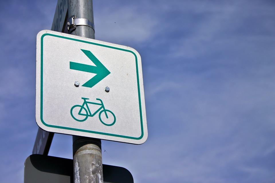 Bauarbeiten-f-r-neuen-Geh-und-Radweg-entlang-der-B25-starten