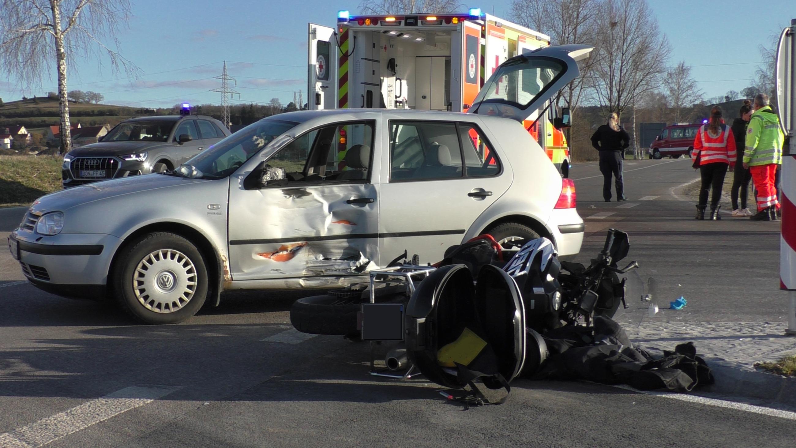 motorradfahrer wird bei unfall schwer verletzt harburg donau ries aktuell