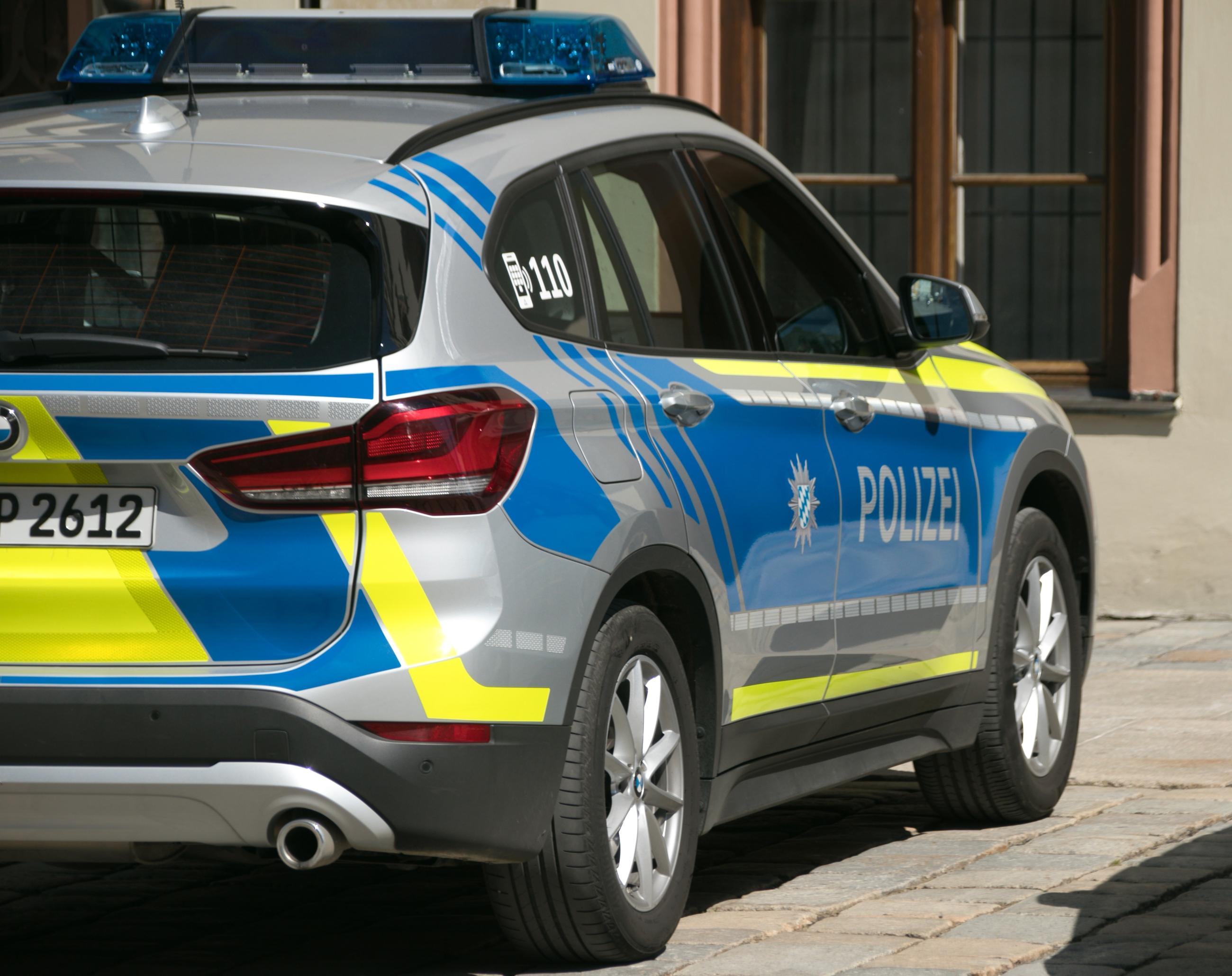 Verkehrsunfall-mit-drei-Fahrzeugen