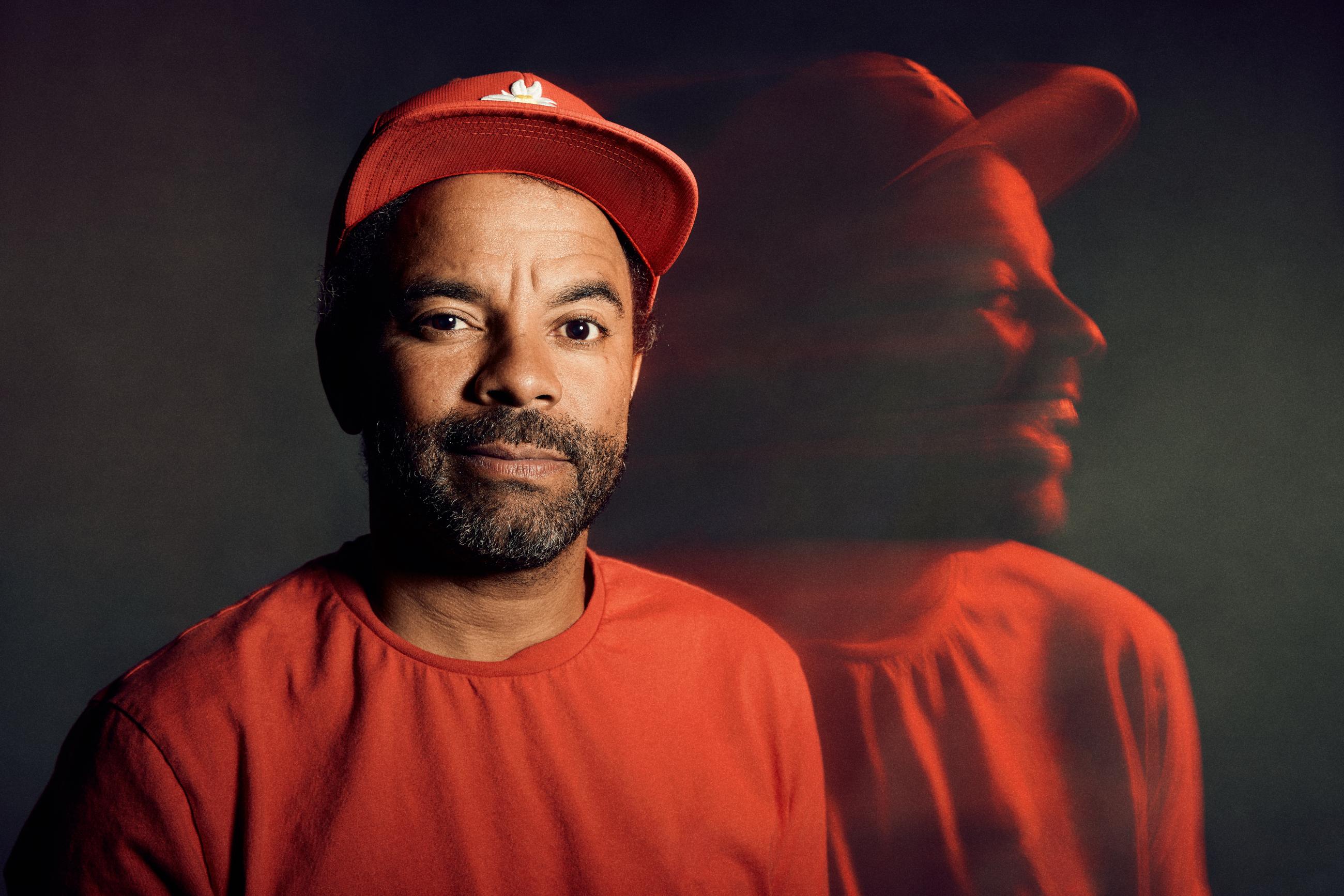 Comedian Simon Pearce live DonauRiesAktuell