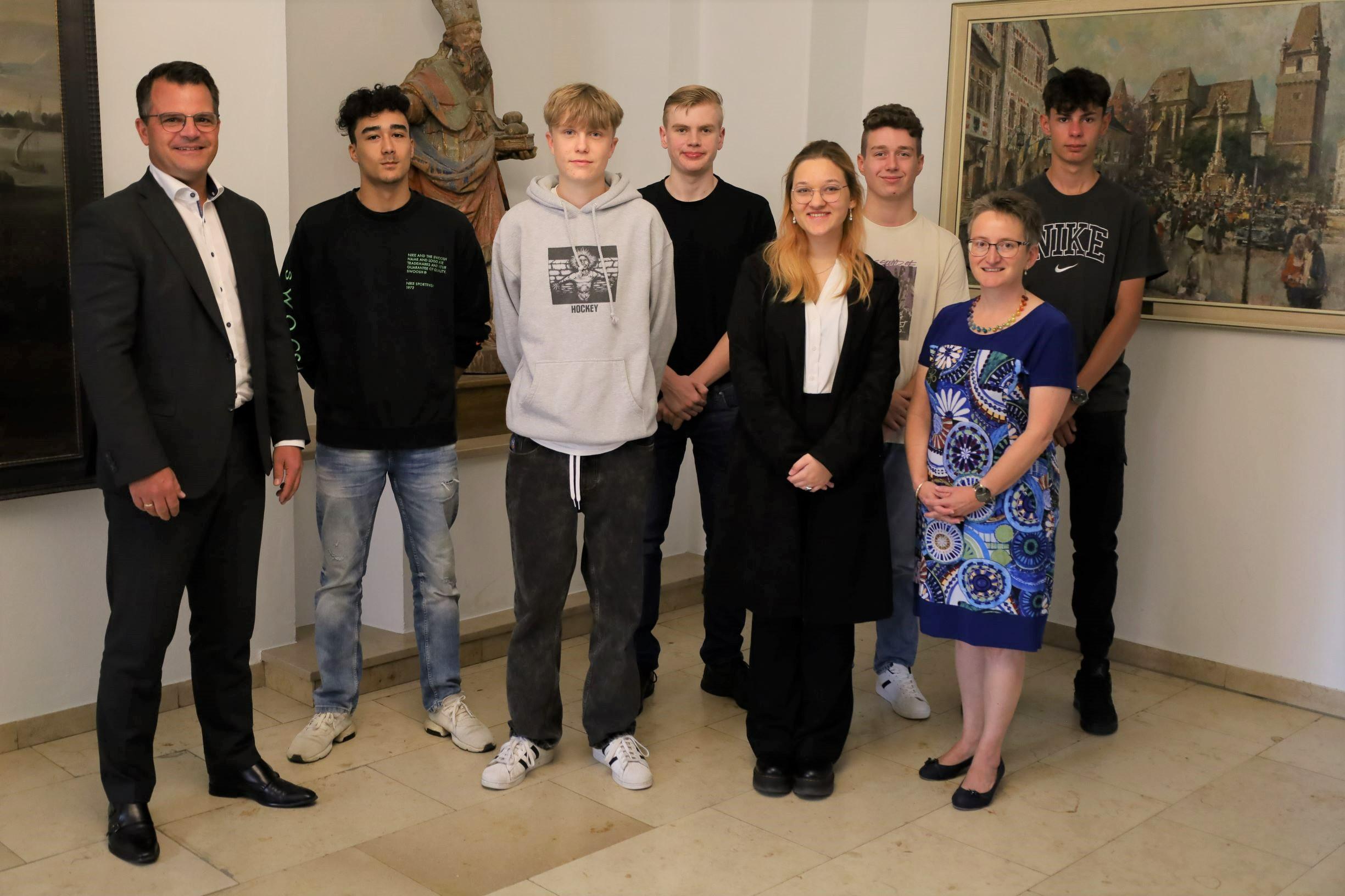 Stadt Donauwörth stellt sechs neue Azubis vor |Donauwörth|Donau-Ries