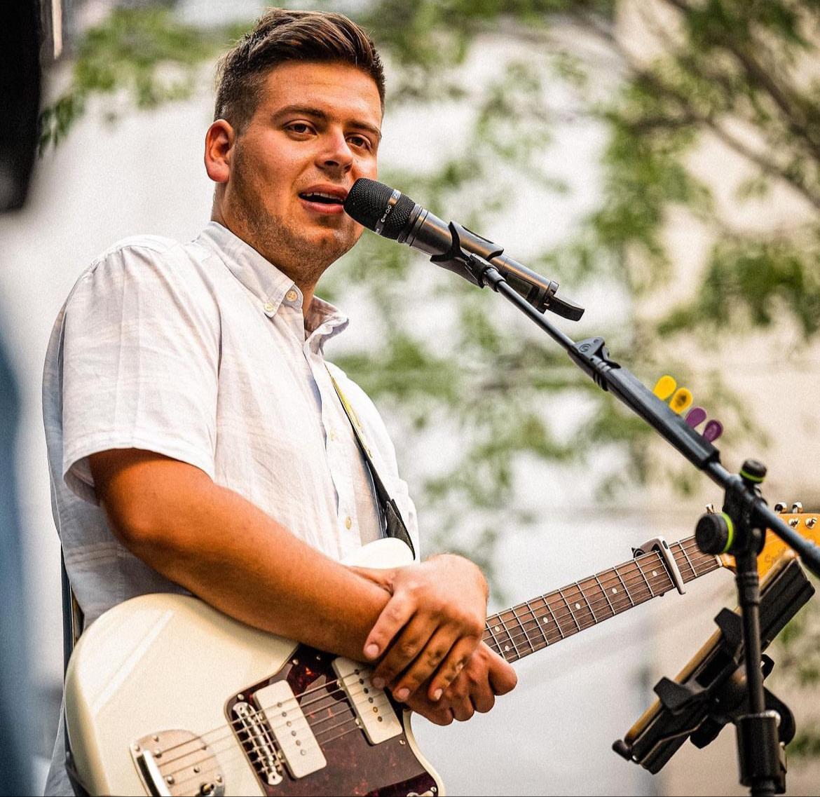 Vielseitiger-Saisonabschluss-mit-Live-Musik-beim-Sommergarten-am-Ochsent-rl