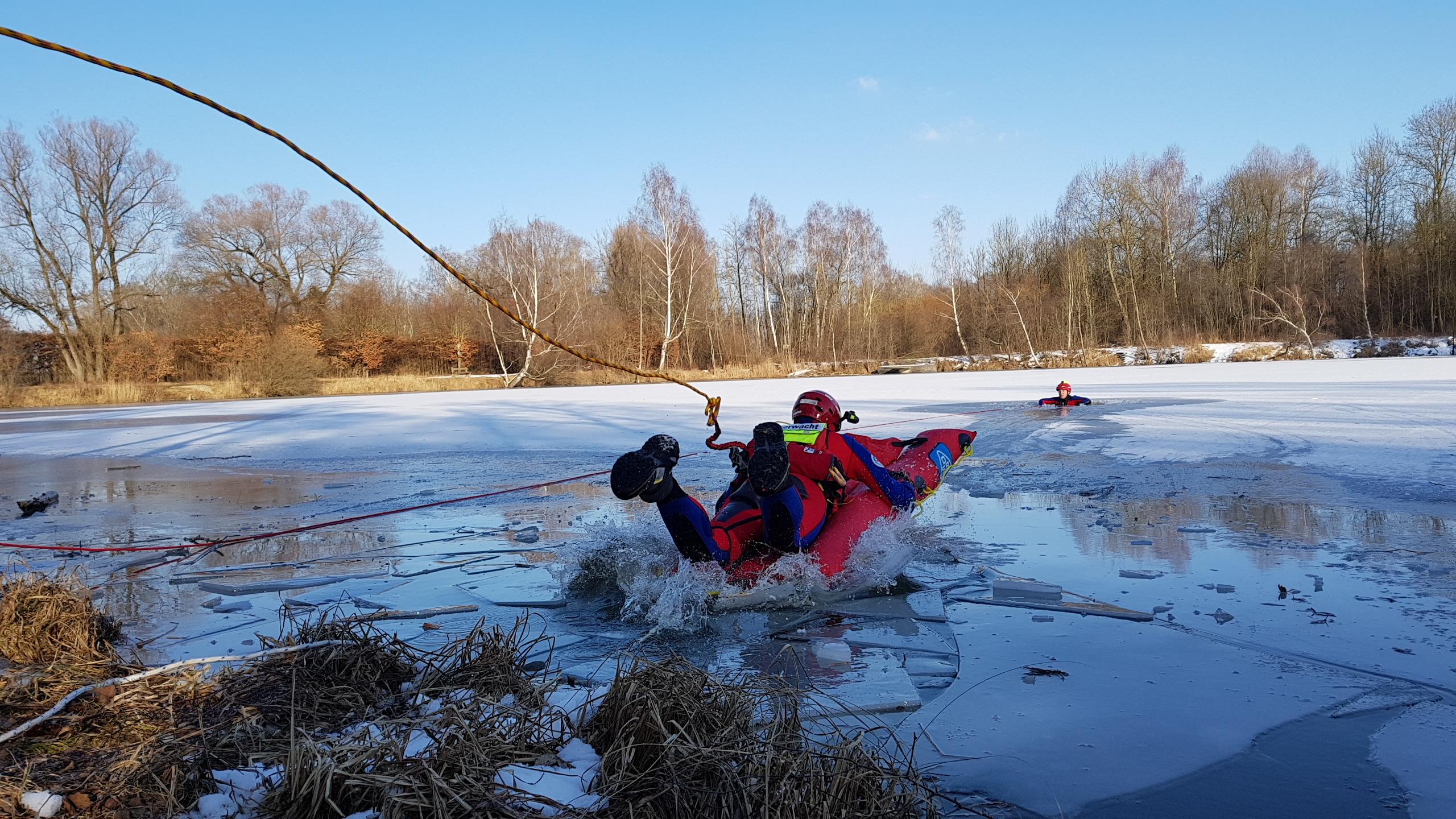 Kreiswasserwacht-Nordschwaben-warnt-vor-winterlichen-Gefahren-an-Gew-ssern-und-Seen