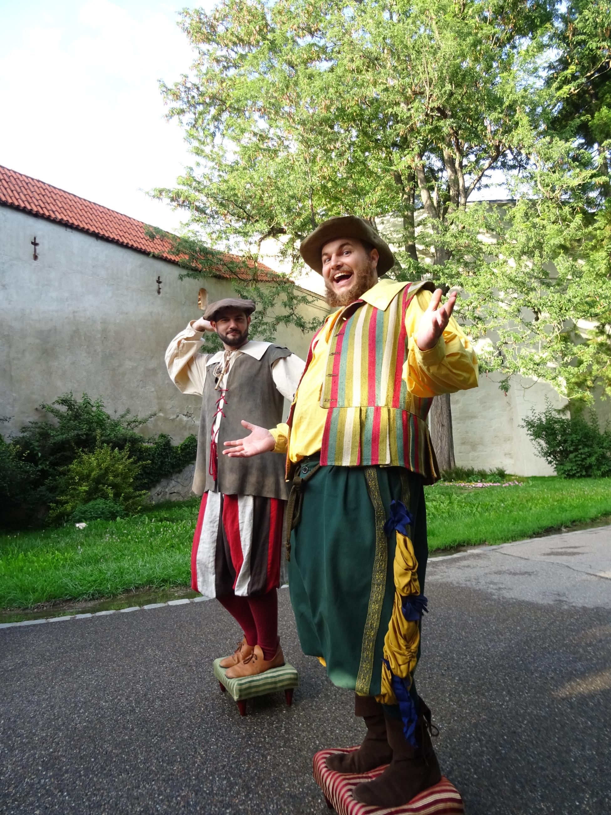 Stadtf-hrung-Flick-Flack-Das-Gauklerpack-durch-N-rdlingen