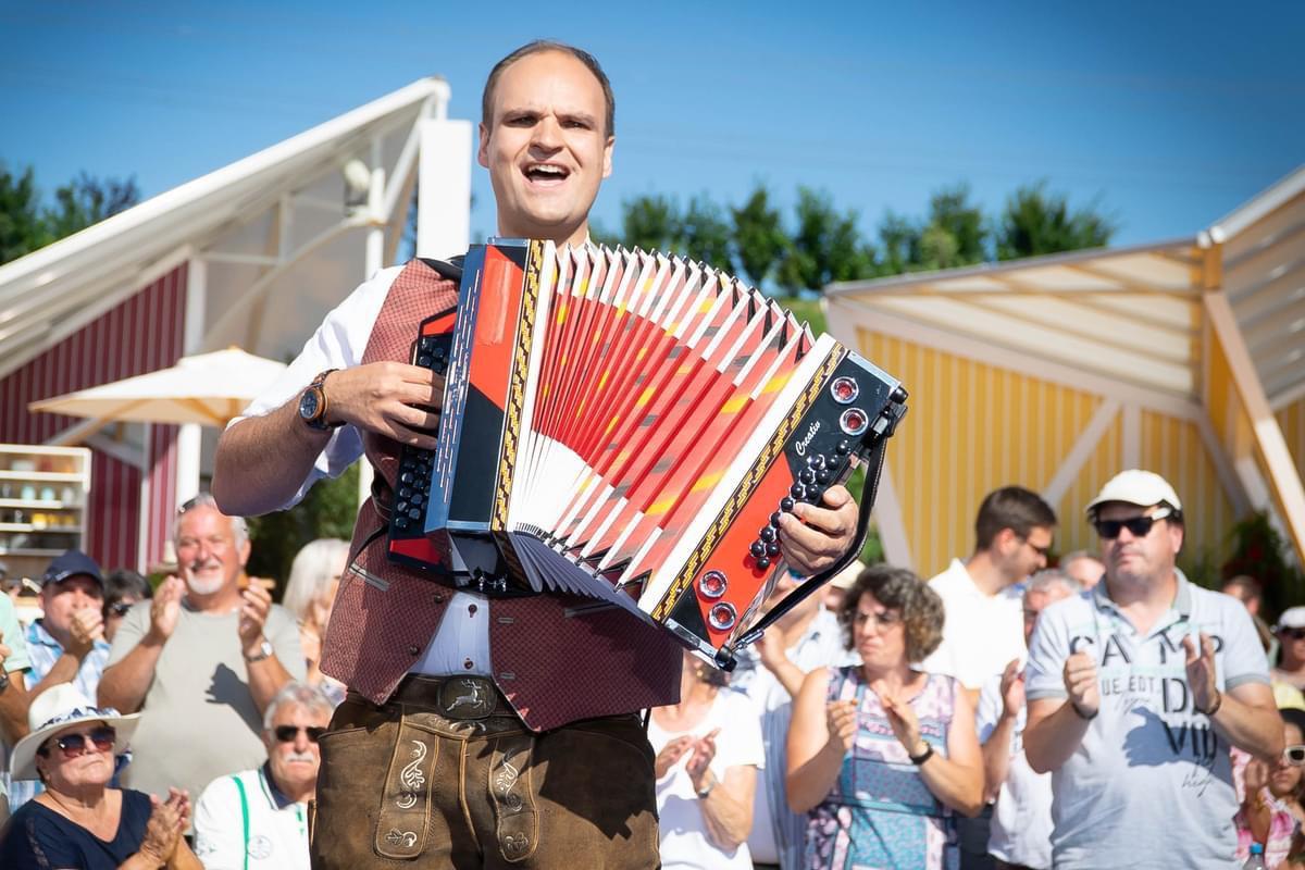 In-der-Musik-verloren-Aber-dabei-immer-auf-dem-Boden-geblieben