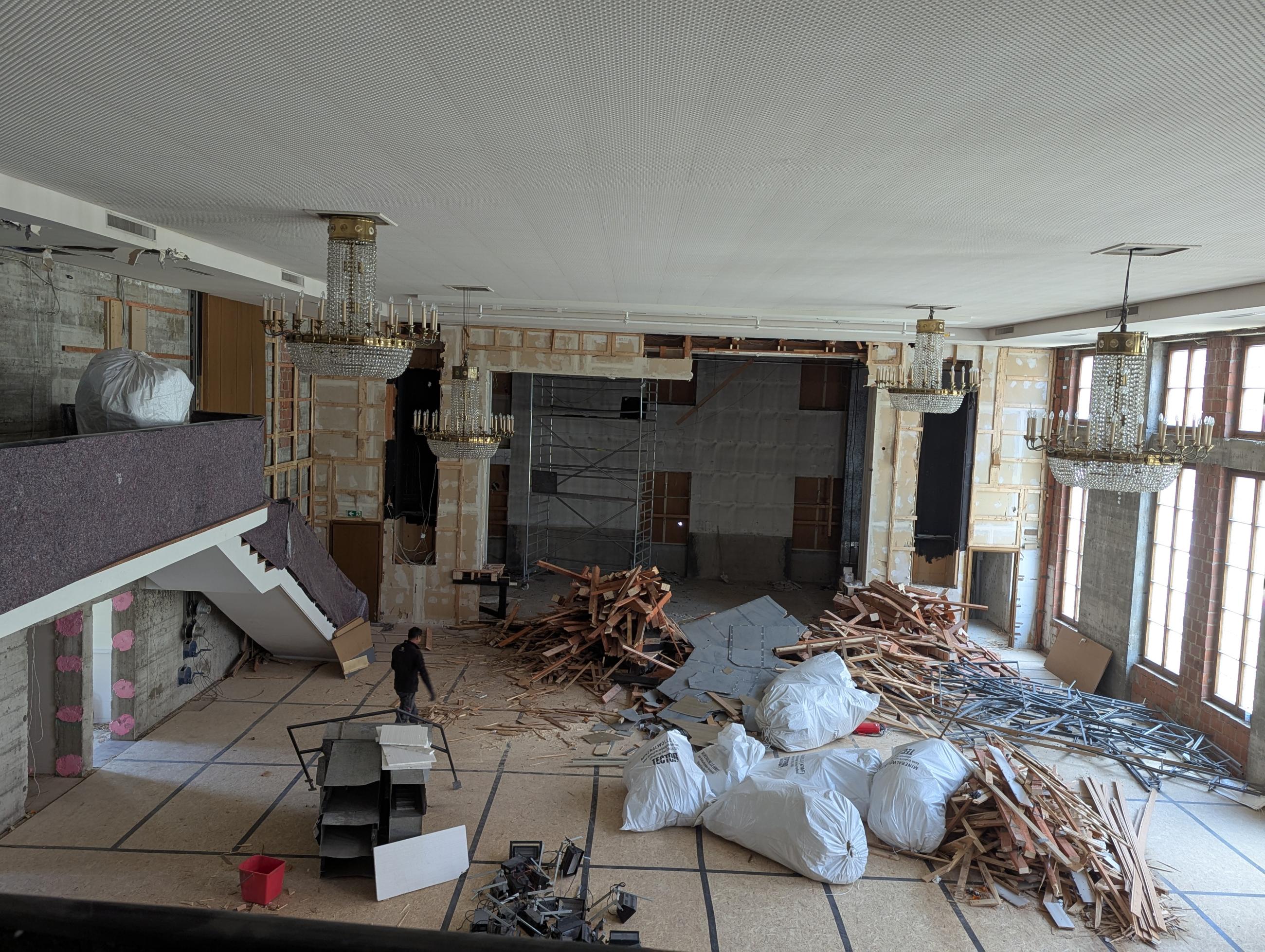 Die-Sanierungsarbeiten-im-Tanzhaus-schreiten-voran