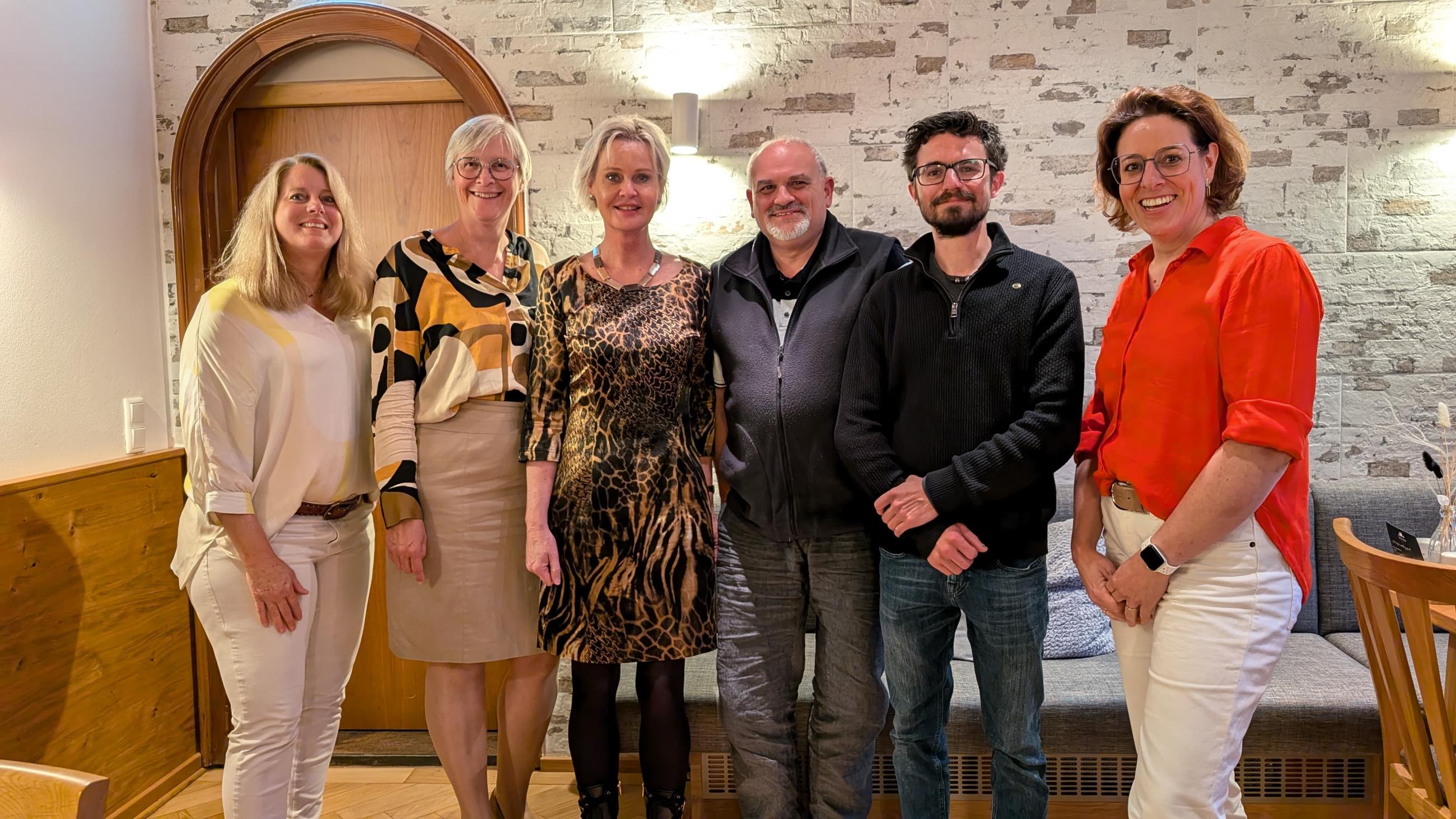 Amts-bergabe-beim-Kiwanis-Club-Donauw-rth