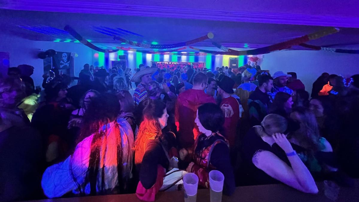 Karten-f-r-die-Faschingsparty-in-Berg-gewinnen