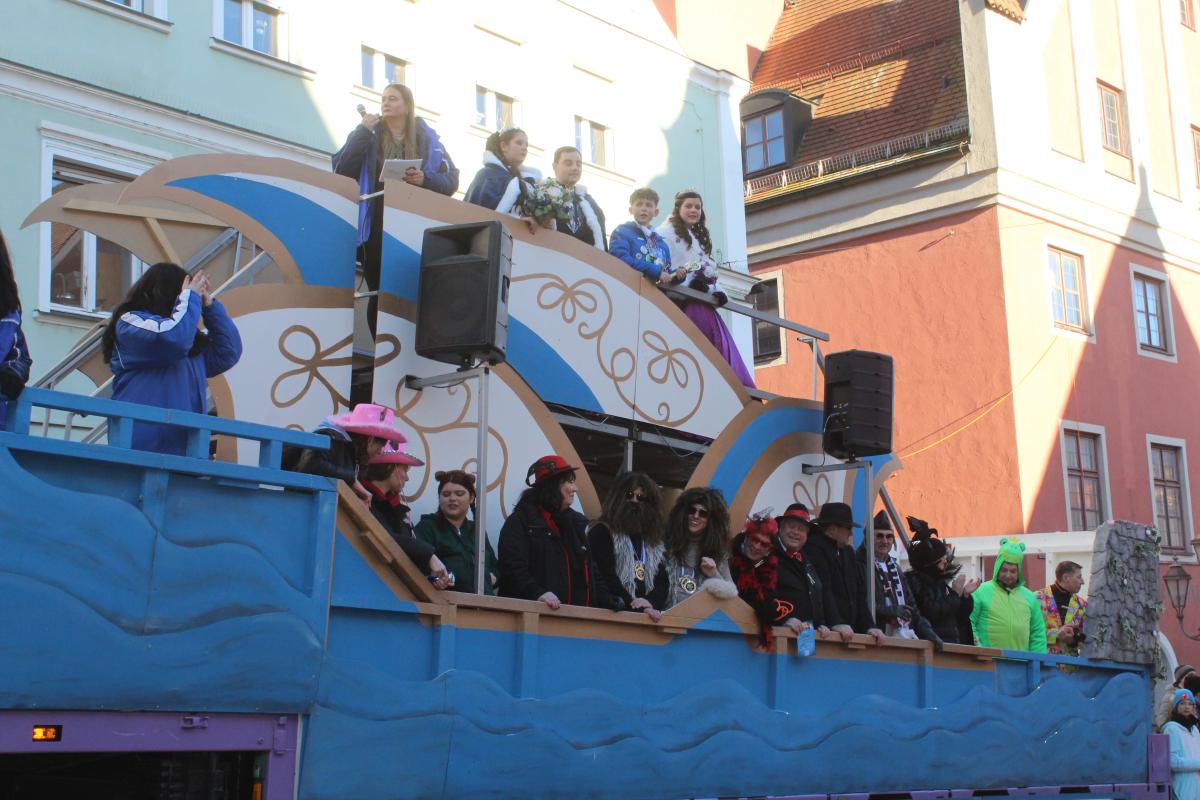 Vollsperrungen-und-ge-nderte-Busfahrzeiten-wegen-Faschingsumzug