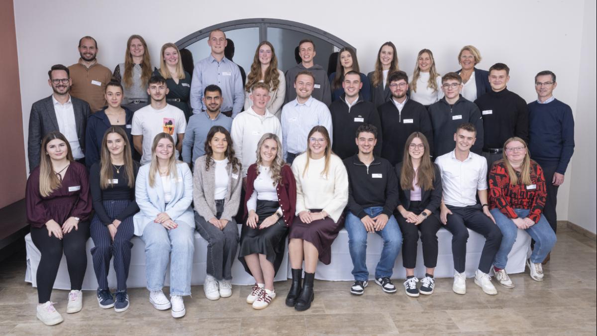 Hama-Nachwuchskr-fte-feiern-Abschluss