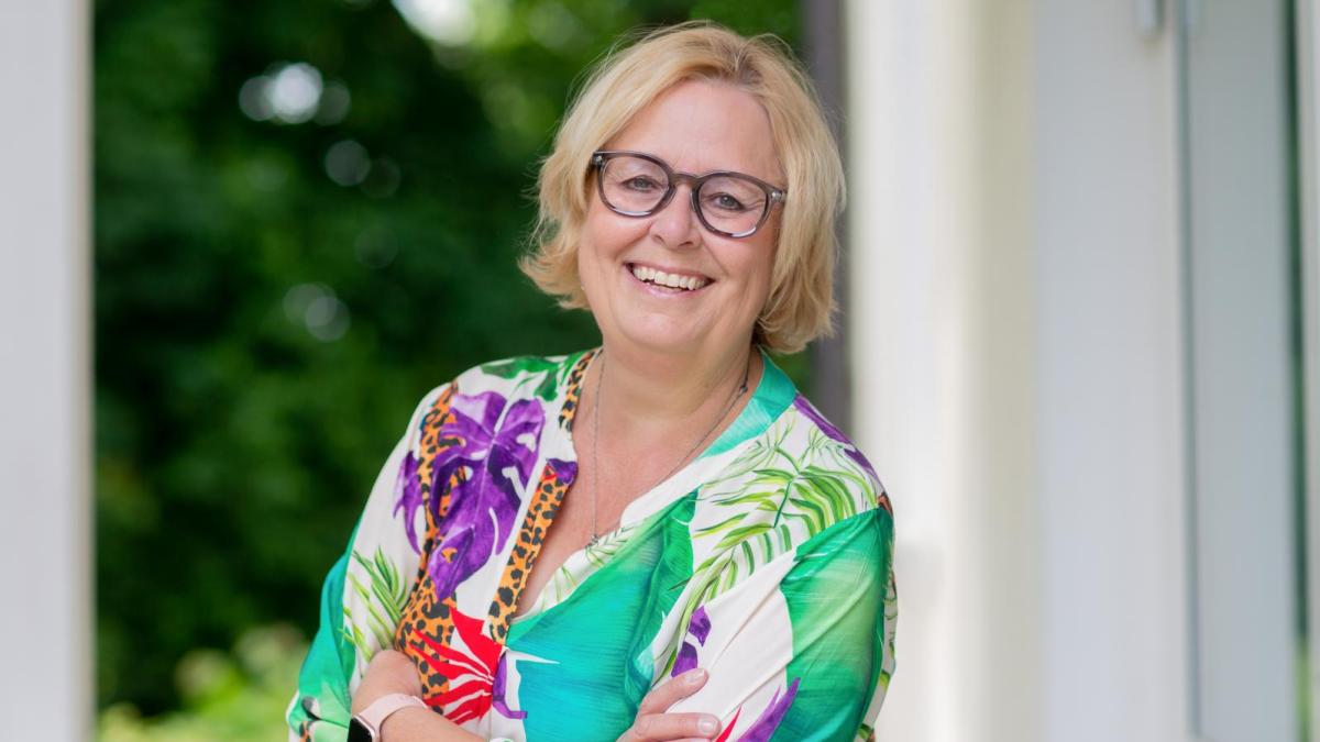 Gr-ne-wollen-B-rbel-Stahl-als-OB-Kandidatin-in-Donauw-rth-nominieren