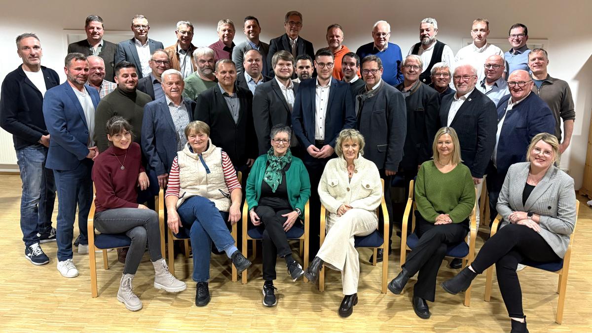 Freie-W-hler-nominieren-Kreistagsbewerber