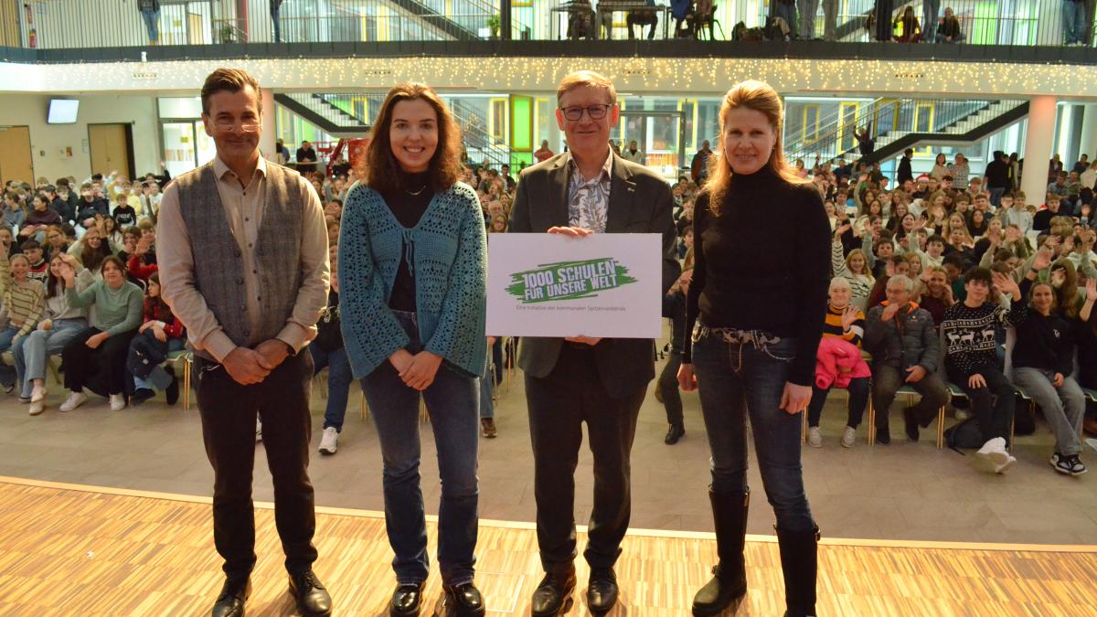 Von-Schule-zu-Schule-Freude-schenken