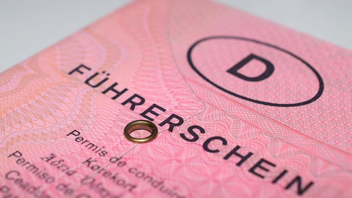 Wird-der-F-hrerschein-2026-billiger-Ein-Fahrlehrer-d-mpft-die-Hoffnung