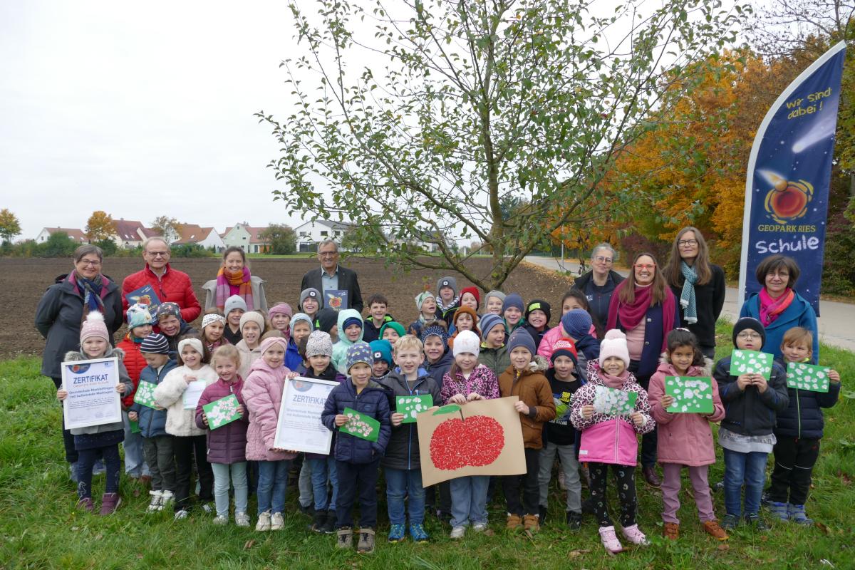Kleines-Jubil-um-Zehnte-Geopark-Ries-Schule-ausgezeichnet