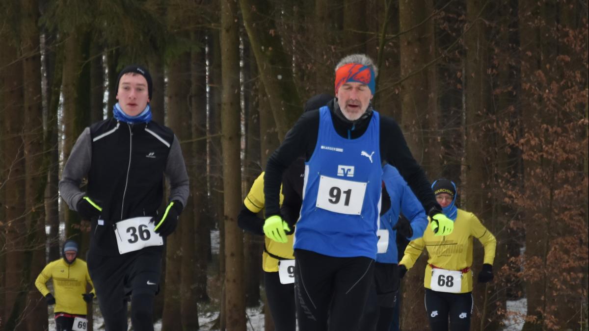 152-L-ufer-trotzen-10-Grad-beim-10-Dreik-nigslauf-des-SV-Mauren