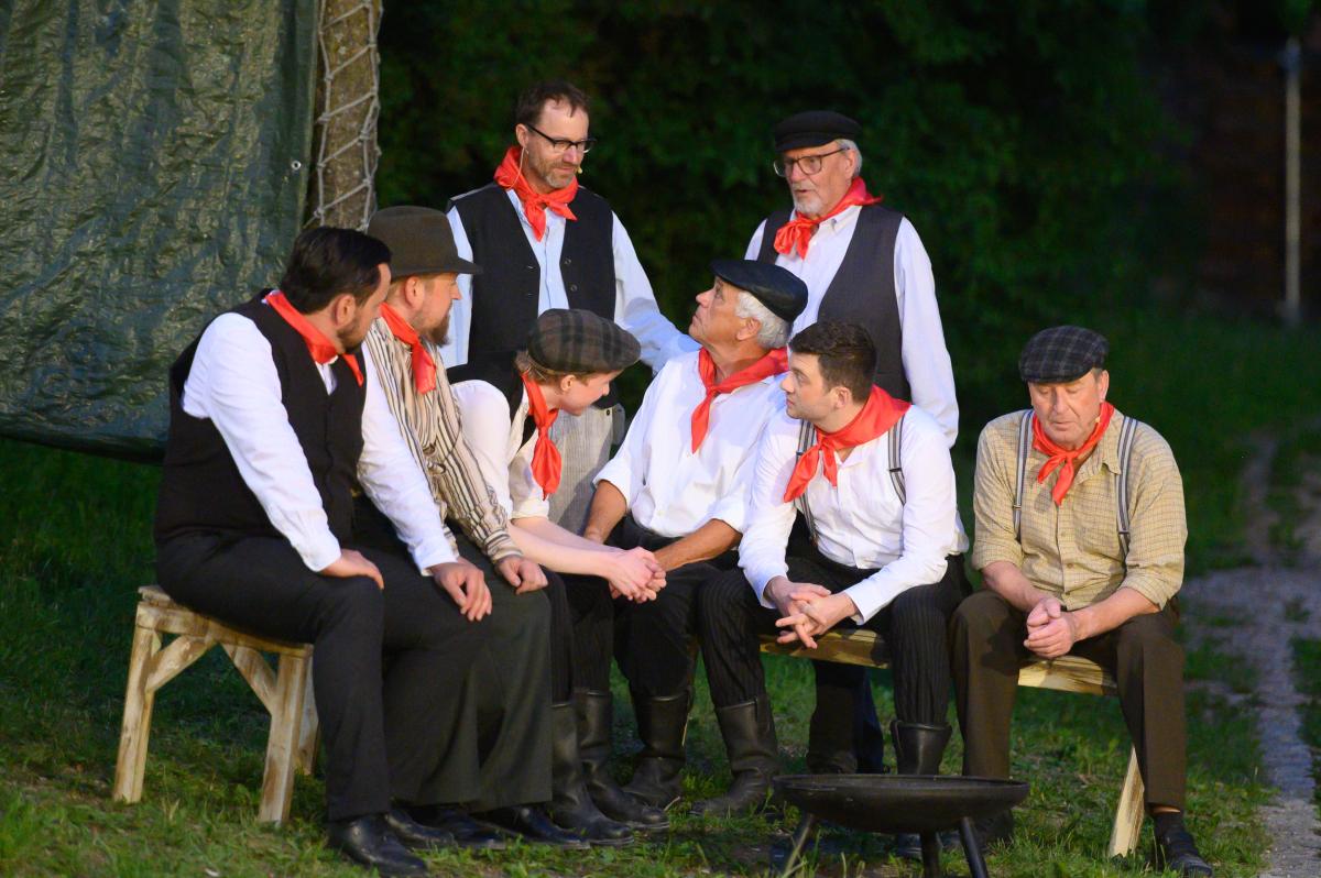 Hitze-Verschiebung-Freilichtb-hne-am-Mangoldfelsen-verlegt-Auff-hrung-von-Don-Camillo-und-Peppone-